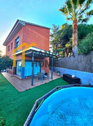 Foto 2 de Xalet en venda a calle Penedès de 4 habitacions amb terrassa i garatge