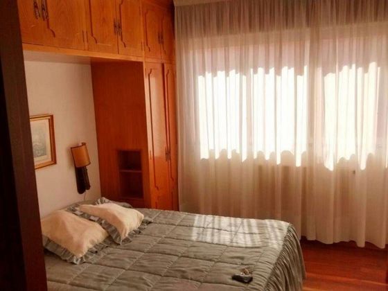 Foto 2 de Piso en venta en Ribeira de 3 habitaciones con jardín y ascensor