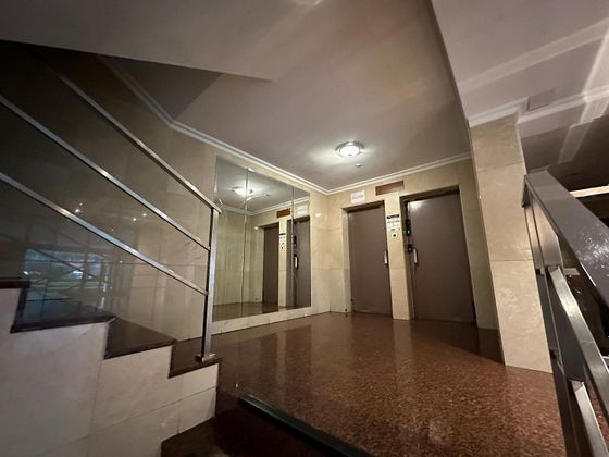 Foto 2 de Venta de piso en Txurdinaga de 3 habitaciones con terraza y ascensor