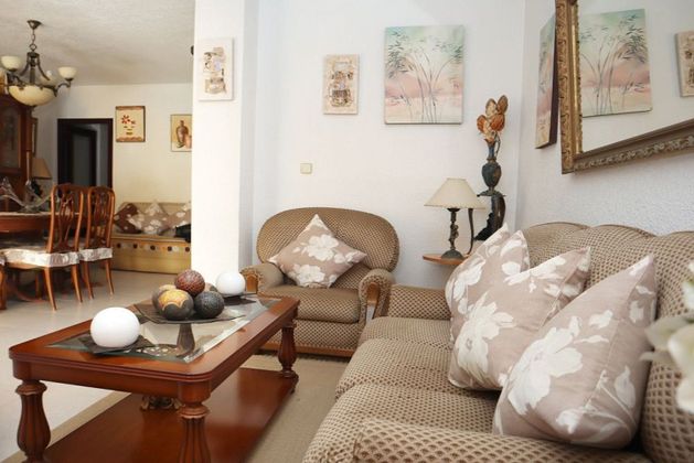 Foto 2 de Pis en venda a calle Hernan Cortés de 3 habitacions amb terrassa i aire acondicionat