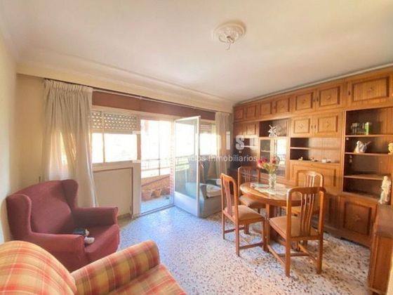 Foto 2 de Piso en venta en Numancia de 2 habitaciones con terraza
