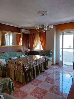 Foto 1 de Pis en lloguer a Belén - San Roque de 3 habitacions amb terrassa i jardí