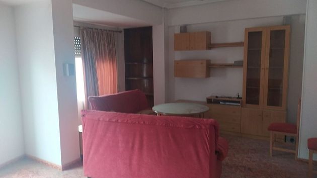 Foto 1 de Piso en alquiler en calle Virgen de la Capilla de 4 habitaciones con muebles y aire acondicionado