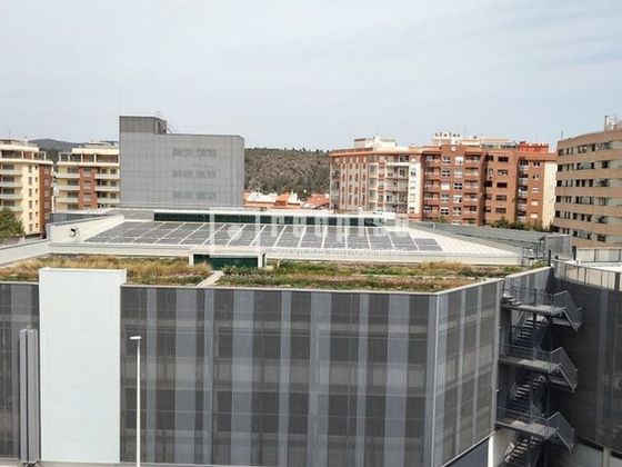 Foto 1 de Venta de piso en Plaça Eliptica-Republica Argentina-Germanies de 2 habitaciones con piscina y garaje