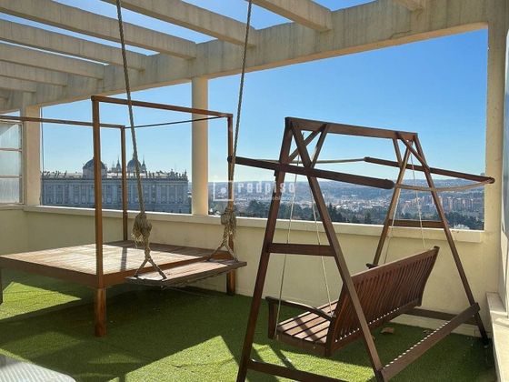Foto 1 de Àtic en venda a Argüelles de 5 habitacions amb terrassa i garatge