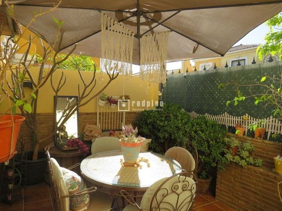 Foto 1 de Casa en venda a Polígonos - Recinto Ferial Cortijo de Torres de 4 habitacions amb terrassa i piscina