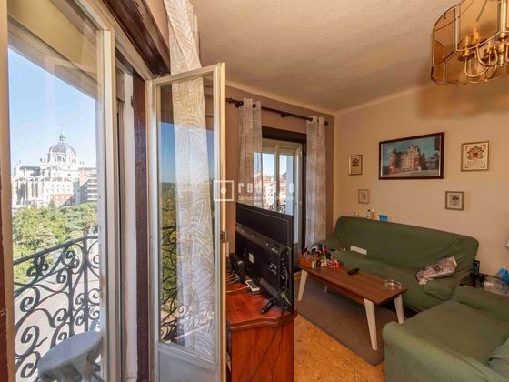 Foto 2 de Pis en venda a Palacio de 4 habitacions amb balcó