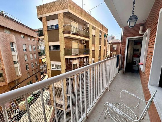 Foto 2 de Venta de piso en El Carmen de 3 habitaciones con terraza y balcón