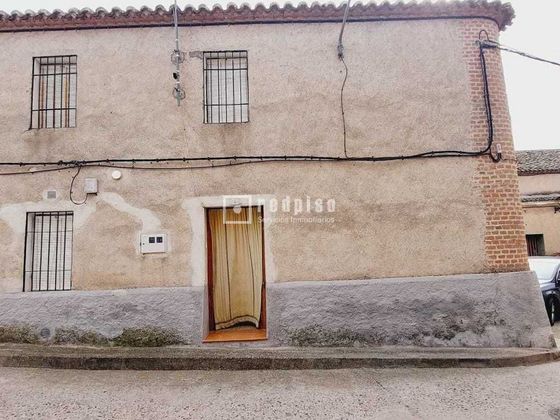 Foto 2 de Casa en venda a San Martín de Pusa de 6 habitacions amb piscina