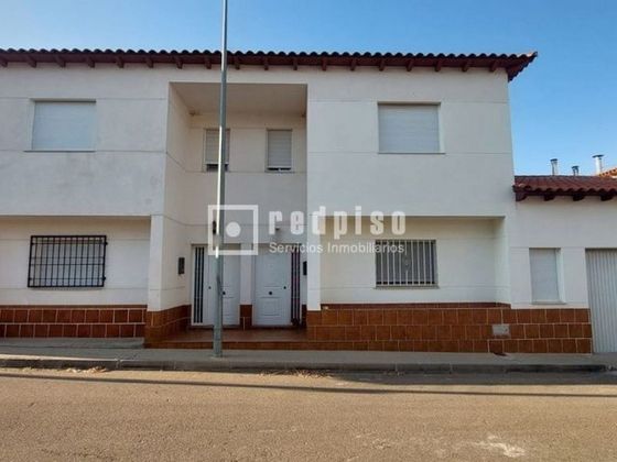 Foto 1 de Casa en venta en Pueblanueva (La) de 3 habitaciones con garaje y calefacción