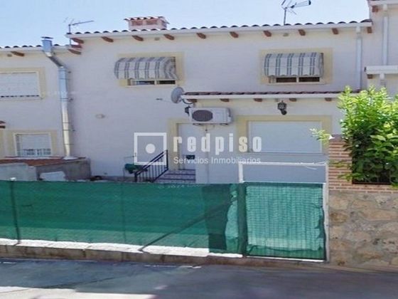 Foto 1 de Casa en venta en San Román de los Montes de 5 habitaciones con terraza y aire acondicionado