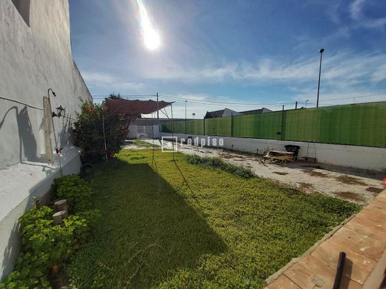 Foto 1 de Xalet en venda a Centro - Norte de 4 habitacions amb terrassa i jardí