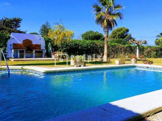 Foto 2 de Casa en venda a Centro - Norte de 3 habitacions amb piscina i jardí