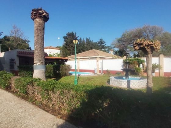 Foto 2 de Casa en venda a Centro - Norte de 4 habitacions amb terrassa i piscina