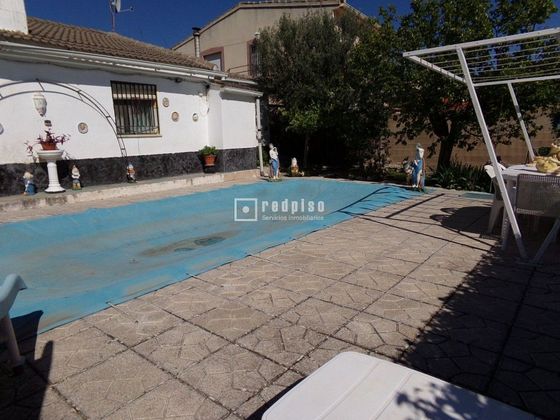 Foto 2 de Casa en venta en Estremera de 3 habitaciones con piscina