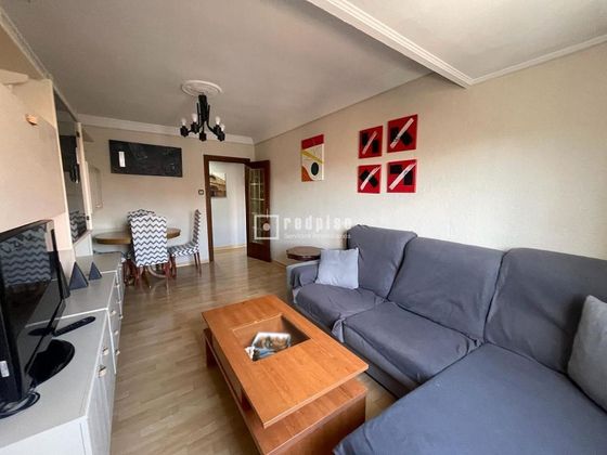 Foto 2 de Pis en lloguer a Delicias de 3 habitacions amb terrassa i aire acondicionat