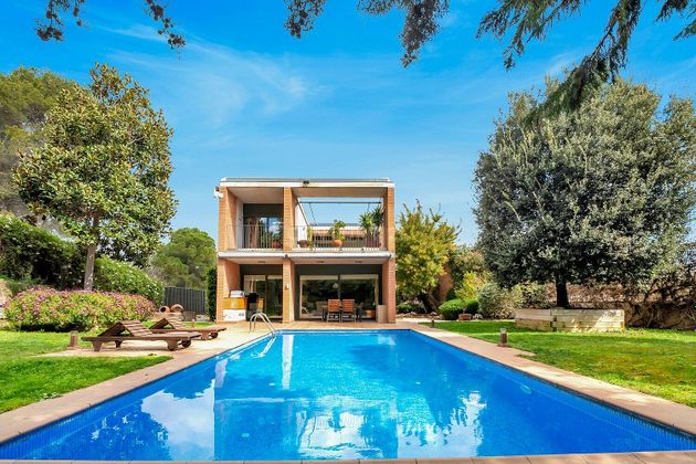 Foto 1 de Casa en venda a calle Del Llebeig de 5 habitacions amb terrassa i piscina