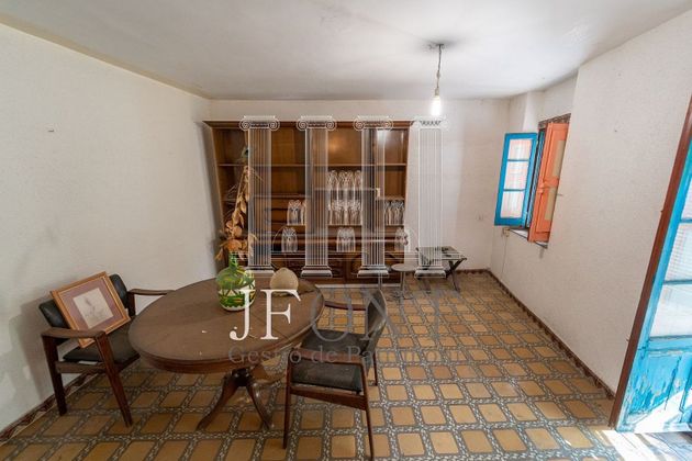 Foto 2 de Venta de casa en Móra d´Ebre de 4 habitaciones con terraza y balcón