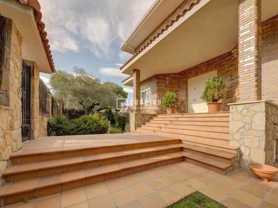 Foto 2 de Casa en venda a La Cabaña de 5 habitacions amb terrassa i piscina
