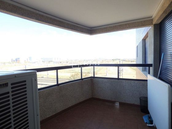 Foto 2 de Piso en alquiler en Camí Real de 3 habitaciones con terraza y piscina