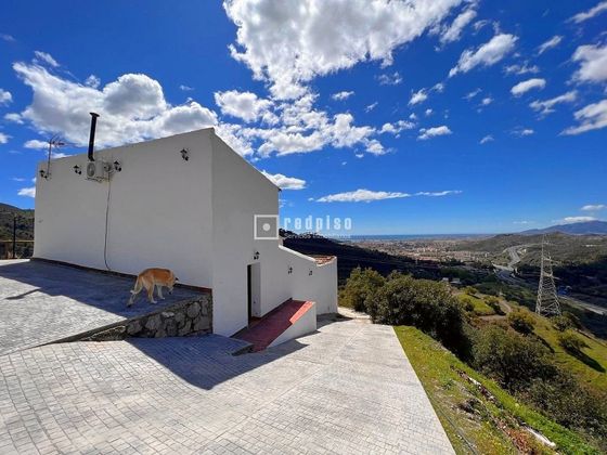 Foto 2 de Alquiler de casa en Alegría de la Huerta- Jardín de Málaga de 2 habitaciones con terraza y jardín