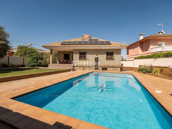 Foto 2 de Venta de casa en Las Almenas de 6 habitaciones con terraza y piscina