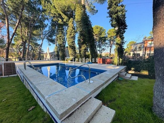 Foto 1 de Casa en alquiler en Soto de Viñuelas de 4 habitaciones con terraza y piscina