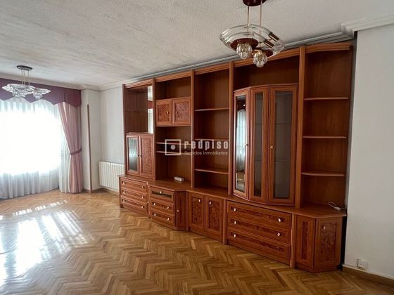 Foto 2 de Piso en alquiler en Rosas - Musas de 3 habitaciones con garaje y muebles