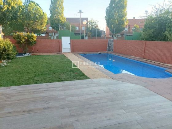 Foto 1 de Casa en venda a Illescas de 4 habitacions amb terrassa i piscina
