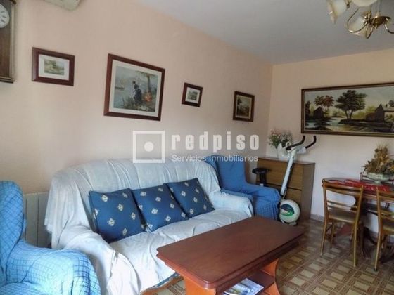Foto 2 de Pis en venda a San Fermín de 3 habitacions amb terrassa i garatge