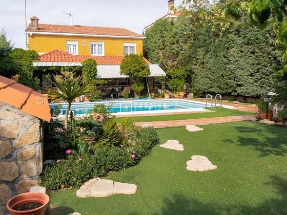Foto 2 de Casa en venda a Casarrubios del Monte pueblo de 4 habitacions amb piscina i jardí
