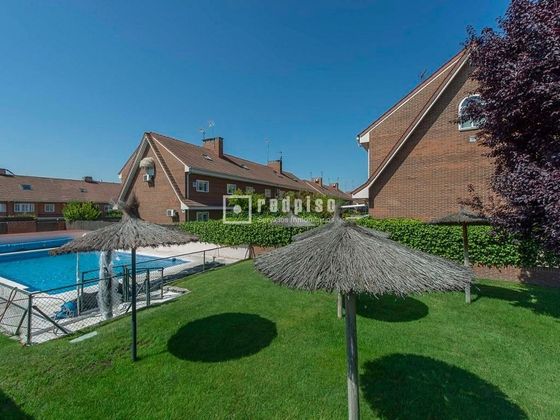 Foto 2 de Casa en venda a Prado Santo Domingo - Ensanche de 6 habitacions amb piscina i garatge