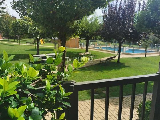 Foto 1 de Casa en venda a Hispanoamérica - Comunidades de 4 habitacions amb terrassa i piscina