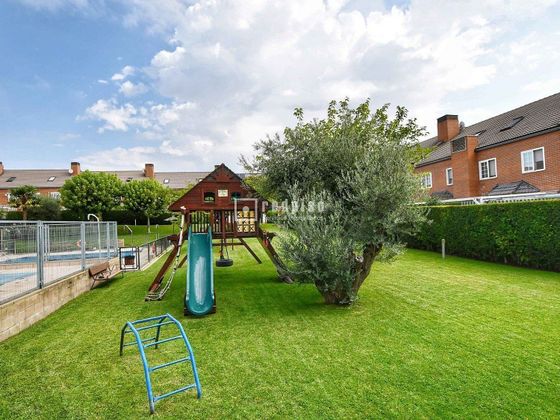 Foto 2 de Casa en venda a Hispanoamérica - Comunidades de 4 habitacions amb terrassa i piscina