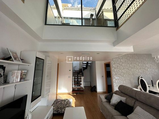 Foto 1 de Dúplex en venta en calle Villarrobledo de 3 habitaciones con terraza y garaje