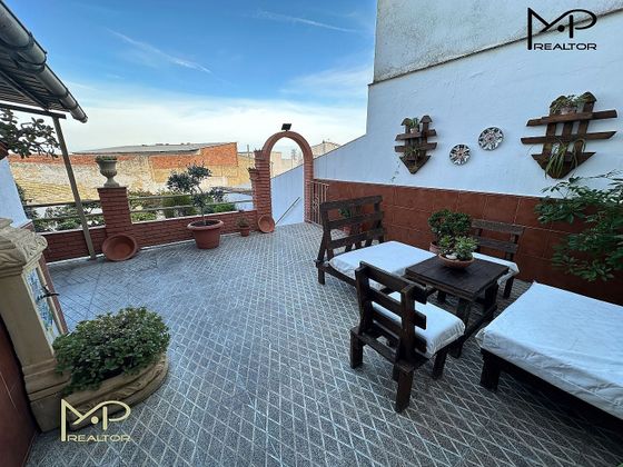 Foto 1 de Casa adossada en venda a Montilla de 6 habitacions amb terrassa i jardí