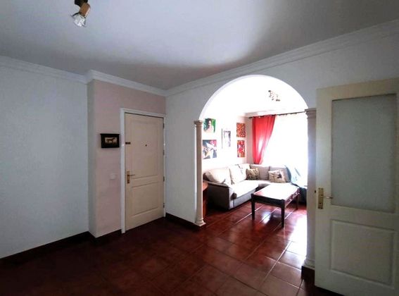 Foto 2 de Piso en venta en Vecindario-Los Llanos de 3 habitaciones con terraza y garaje