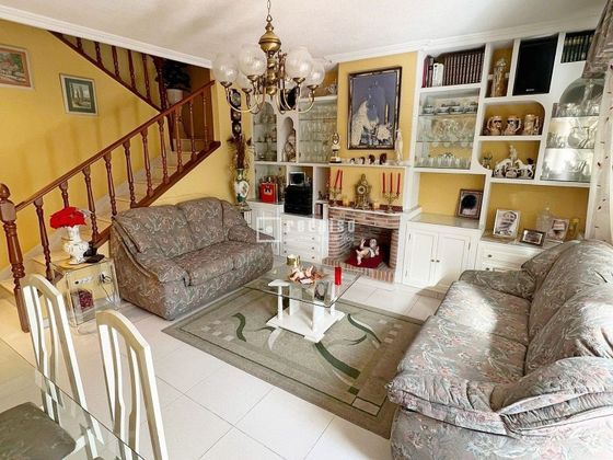 Foto 1 de Casa en venda a Las Conejeras - Esparragal de 4 habitacions i 251 m²