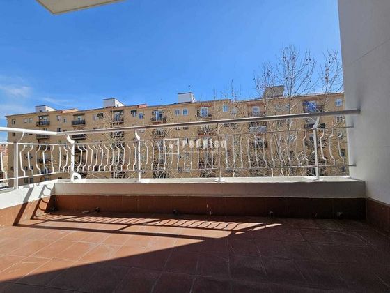 Foto 2 de Piso en venta en Delicias de 5 habitaciones con terraza y aire acondicionado