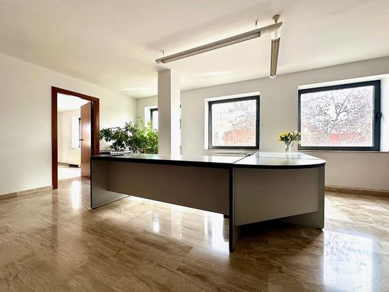 Foto 2 de Oficina en venda a Ca n'Aurell de 129 m²