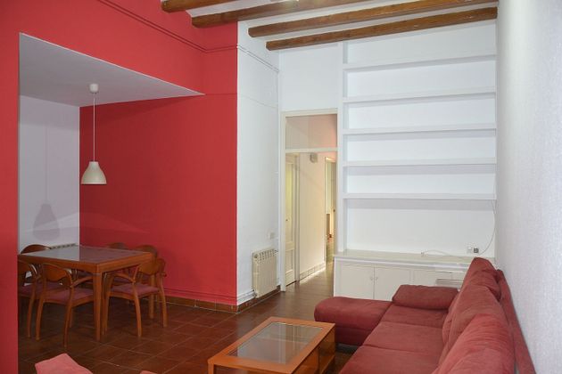 Foto 1 de Venta de piso en El Camp de l'Arpa del Clot de 2 habitaciones con balcón y aire acondicionado