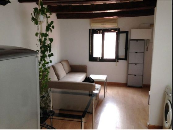 Foto 1 de Àtic en venda a Sant Pere, Santa Caterina i la Ribera de 1 habitació amb terrassa i calefacció