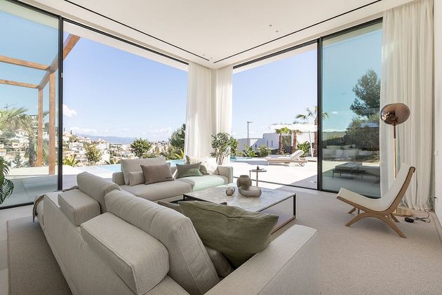 Foto 2 de Chalet en venta en Génova de 4 habitaciones con terraza y piscina