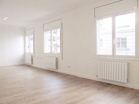 Foto 1 de Venta de piso en Les Corts de 3 habitaciones con aire acondicionado y calefacción