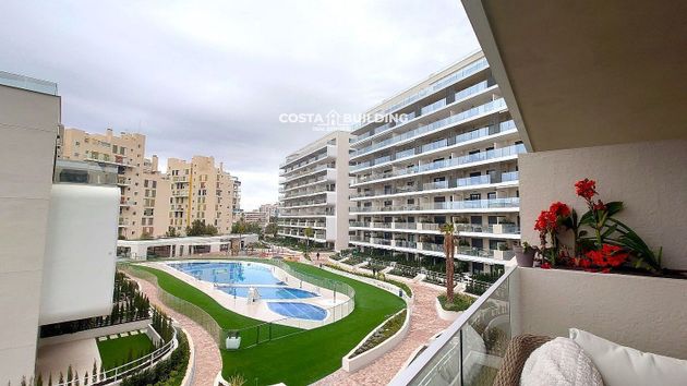 Foto 2 de Piso en venta en calle Violoncellista Vicente Perello de 2 habitaciones con terraza y piscina