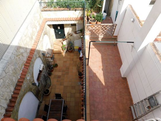 Foto 1 de Venta de casa en Masnou de 6 habitaciones con terraza y jardín