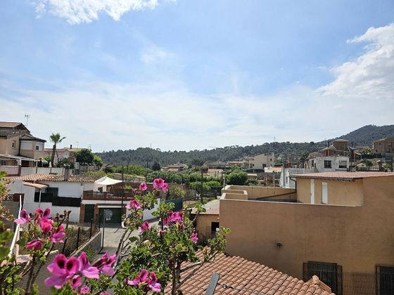 Foto 2 de Casa en venta en Sant Vicenç dels Horts de 5 habitaciones con terraza y garaje