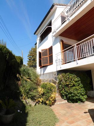 Foto 1 de Casa en venda a Alella de 8 habitacions amb terrassa i jardí