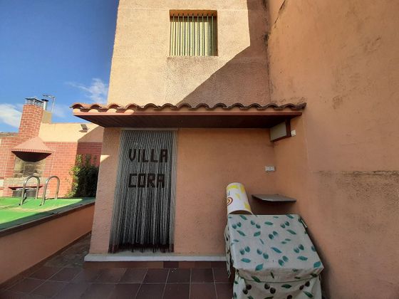 Foto 2 de Casa en venda a calle Fuente Arriba de 4 habitacions amb terrassa i piscina