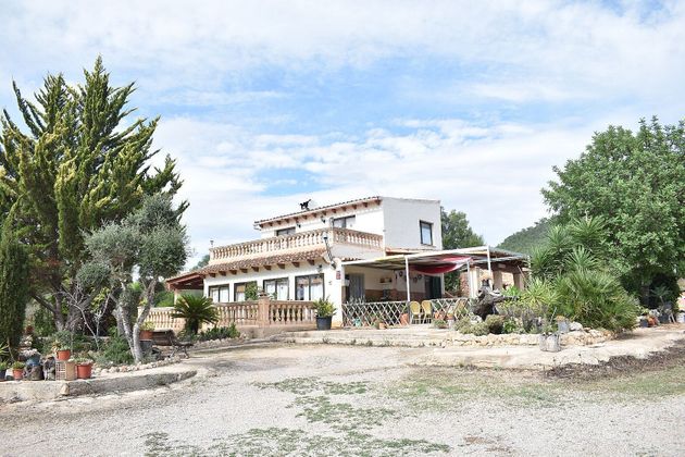 Foto 1 de Venta de casa rural en Llucmajor Interior de 4 habitaciones con terraza y piscina